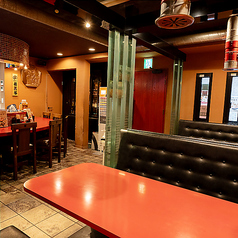 6名様掛けのテーブル席を2つご用意しております。