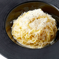 トリュフ香るたっぷりチーズのパスタ
