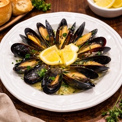 ミント薫るムール貝のガーリックバター蒸しの写真