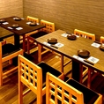 和の趣き溢れる店内は大人の為の落ち着いた雰囲気となっております。2名様でご利用可能なテーブル席は日本橋での接待や女子会、合コンなど各種宴会に最適なプライベート半個室空間♪お得な宴会コースプランもご予算に合わせて3000円~ご用意。誕生日や記念日にお得なサプライズ特典もご用意しております。
