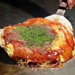 豪快なボリュームの野菜たっぷり広島焼★