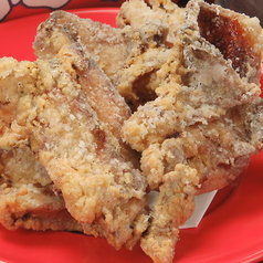 自慢の若鶏の唐揚げ