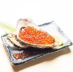 北海道産　牡蠣のこぼれいくら乗せ(1枚)の写真
