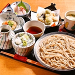 お昼限定のランチも各種ご用意。安いだけでなくちょっぴり豪華なランチもどうぞ♪