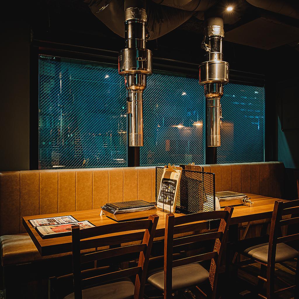 ボックス席はデートにオススメのお席。仕切りがあるためプライベートなシーンでもご利用いただけます