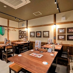 4名がけテーブル席も多数ご用意しております。グループやご家族でのご利用に◎