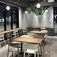 明るく入りやすい店内で、くつろぎの時間をお過ごしいただけます。ご友人とのお食事や飲み会に♪