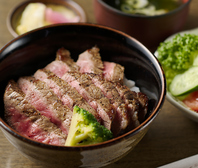 多彩な肉料理が揃う贅沢なラインナップをご堪能あれ!