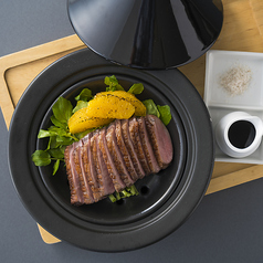 チェリーバレー鴨胸肉の低温調理【桜】瞬間スモークロースト