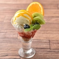 料理メニュー写真 季節のフルーツパフェ