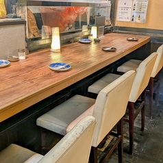 カウンター席のご用意ございます。