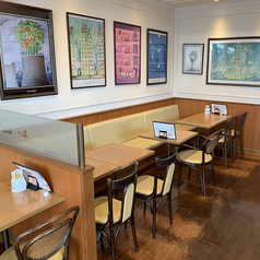 壁側テーブル席２名席～最大１０名まで利用可能です