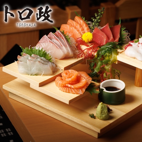 朝獲れの新鮮なお刺身と自家製のレモンサワーが大人気！