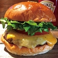 料理メニュー写真&nbsp;チーズバーガー