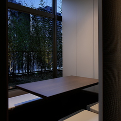 お二人様用半個室でゆったり・・・