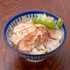 炙りとろサーモン丼