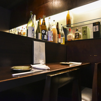 モノトーンを基調とした店内は洗練された大人の空間