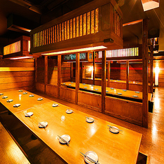 新橋エリアでの大宴会をお考えの方にオススメ◎人数様によっては店内貸切宴会も承っておりますので、寛ぎの上質個室空間で同窓会や宴会・結婚式の二次会や飲み会といった各種大宴会にお役立てください♪最大300名様までご案内可能となっております。女子会や合コン・街コンなどのご利用も是非♪