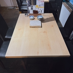 プチ宴会・女子会など幅広いシーンに◎2名～4名様の利用に最適なテーブル席♪