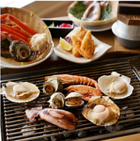新鮮な海鮮をテーブルで浜焼き！