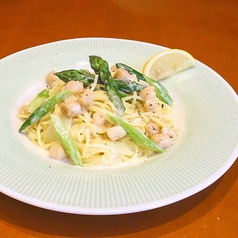 小柱とアスパラのレモンクリームパスタ