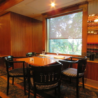 【人気】雰囲気の良い窓際のお席もデートにおすすめ♪