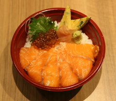 サーモンいくら丼