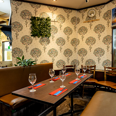 ソファー席（2～6名様×2卓）