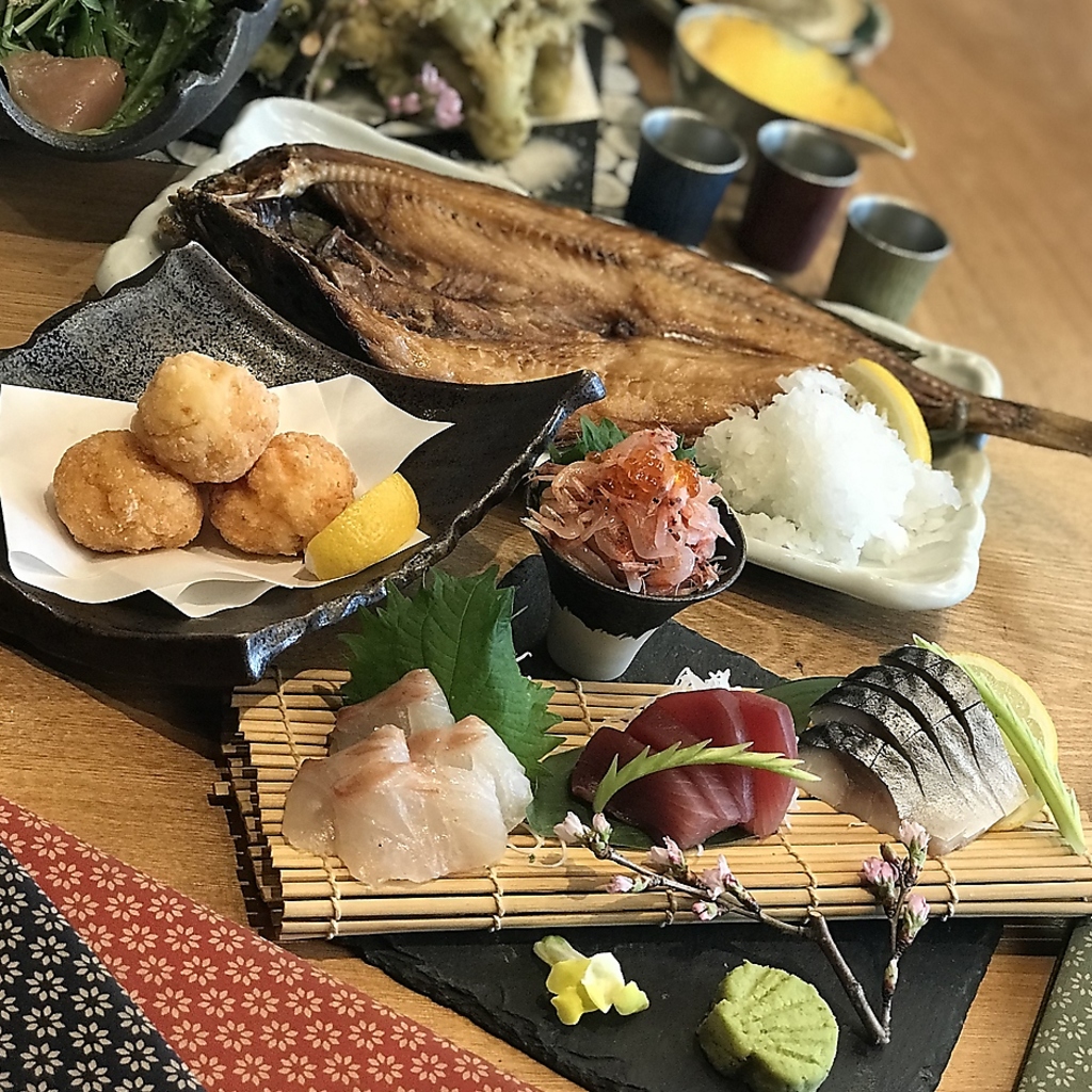 新鮮な魚介をご用意してお待ちしています!チョイ飲みにも宴会にも！ぜひご利用ください！