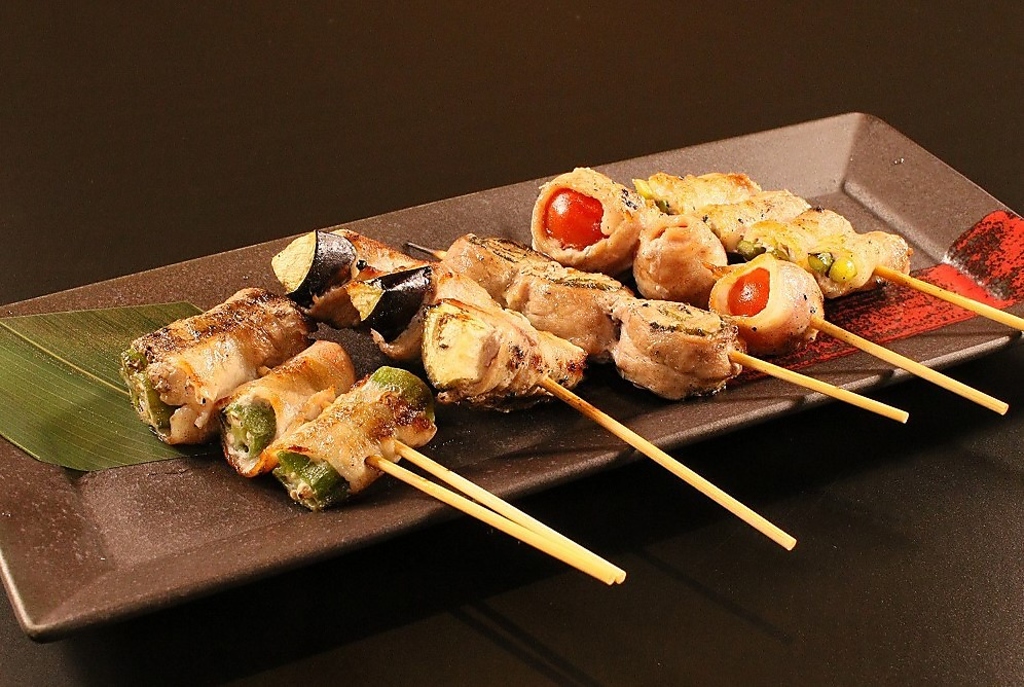 豚巻きと野菜の組合せは、食欲をそそります。豚肉の旨味と野菜のシャキシャキ感が楽しめる美味しさ♪