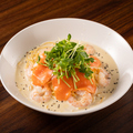 料理メニュー写真 エビとスモークサーモンパスタ【Shrimp and smoked salmon pasta】