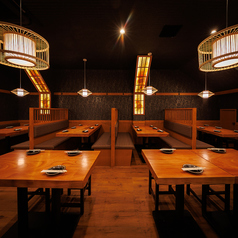 エリア最大規模の大宴会場を完備！皆様お顔を見渡すことができ一体感のあるご宴会が可能！広々とした造りとなっておりますので宴会途中のご移動もスムーズ！まさに幹事様理想の空間です。(池袋 個室 牛タン 焼き鳥 肉寿司 飲み放題 デート 宴会コース 記念日 接待 宴会)