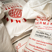 当店につながれているビールはすべて1階で作られているオリジナルビールです。