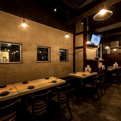 おしゃれでも落ち着いた雰囲気もある、こだわりのテーブル席