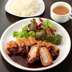 当店自慢の肉料理をリーズナブルに