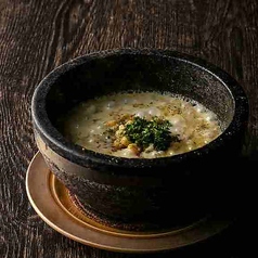 とうもろこしとベーコンの石焼きリゾーニ