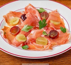 生ハムとフルーツプレート