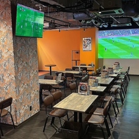 150インチ大型スクリーンでスポーツ観戦！