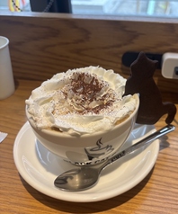 ウィンナーコーヒー（黒猫クッキー付）