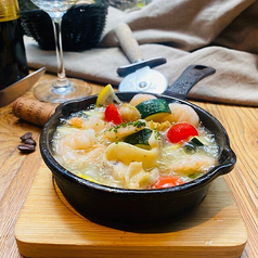 エビと野菜のアヒージョ