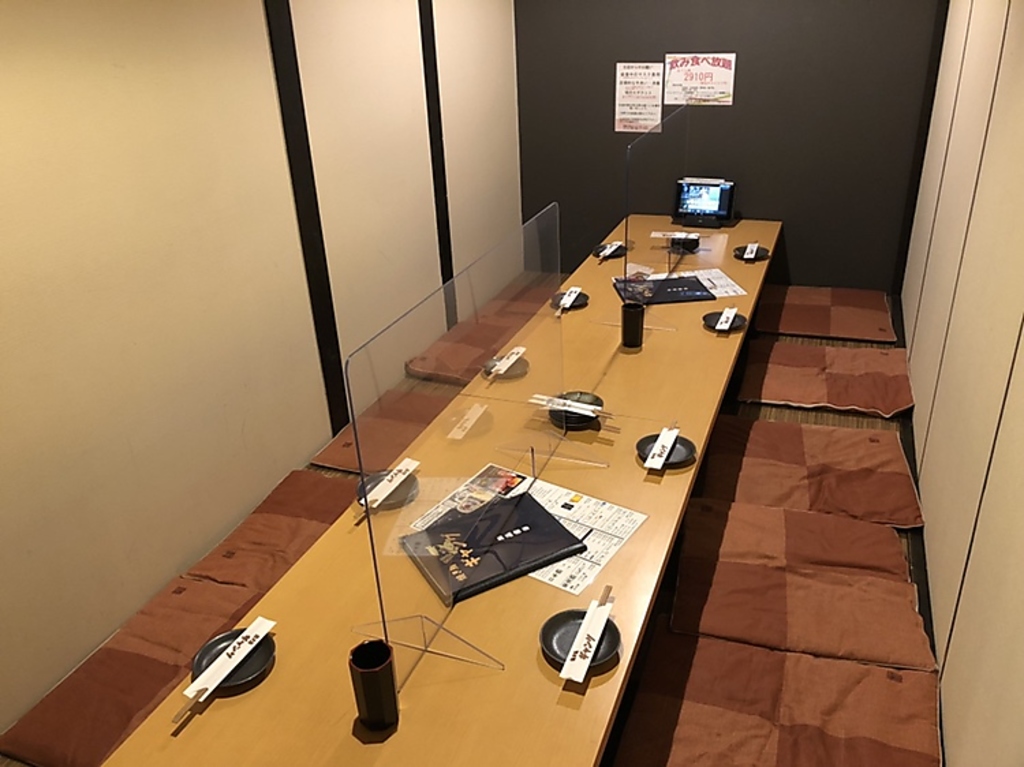 最大32名様まで可能な座敷席をご用意しております。様々な用途で、お食事やお酒をお楽しみ頂けます◎