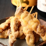 噛むほどにジューシーな旨みが感じられる「くしからは」当店の大人気メニュー♪お酒との相性も抜群！