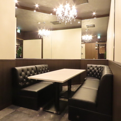 おしゃれなソファ席が人気のモダン中華ダイニング。落ち着いた空間で女子会やデートにぴったり。美肌メニューや薬膳鍋などヘルシーな一皿も好評♪