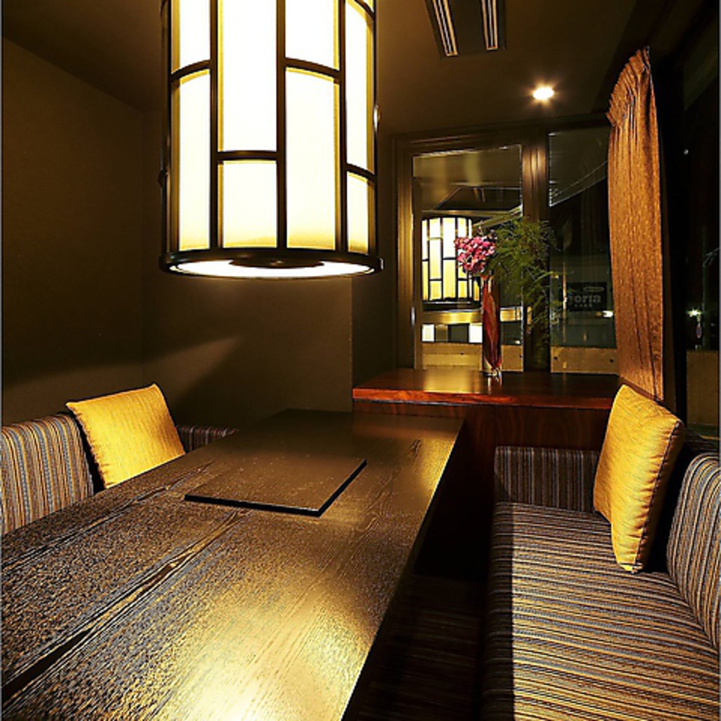 ２・４・６・10名個室をご用意。宴会に最適な20名様用の個室もございます。