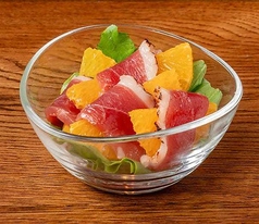 鴨生ハムとオレンジセルバチコ添え