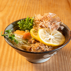 水尾の柚子胡椒を使ったゆず肉うどんは肉たっぷり☆爽やかな香り！の写真
