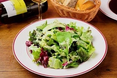 シンプルなグリーンサラダ