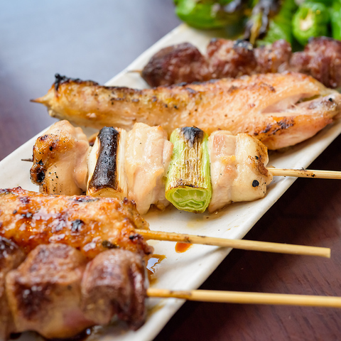 1972年創業。上大岡の老舗焼鳥屋。駅前徒歩2分の好立地。