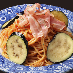 茄子とベーコンのトマトパスタ