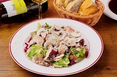 フレッシュマッシュルームとチーズのサラダ